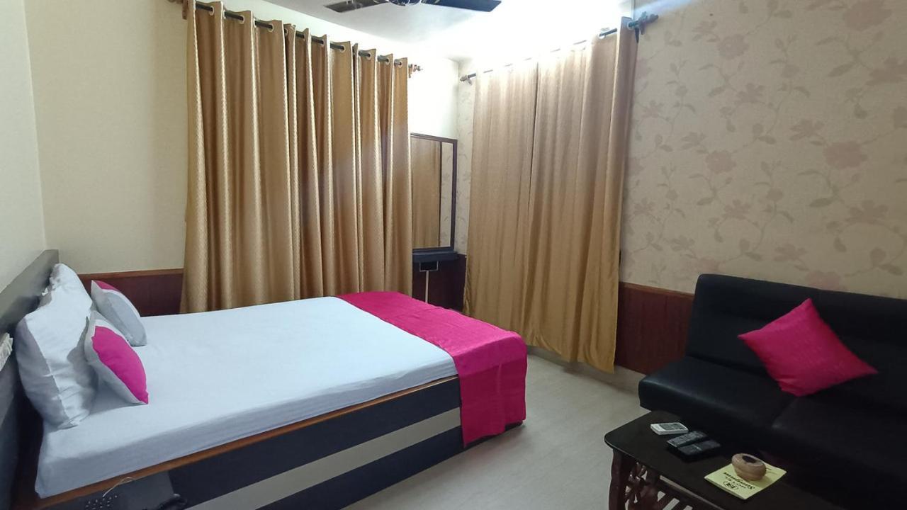 Hotel Sangam Baharampur Zewnętrze zdjęcie